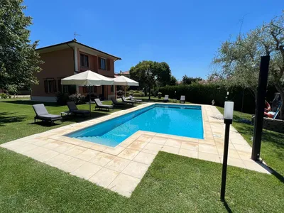 PoolOfHouse