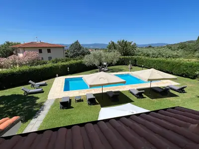PoolOfHouse