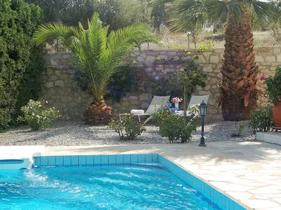 PoolOfHouse