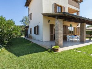 23996526-Villa-12-Lucignano-300x225-5