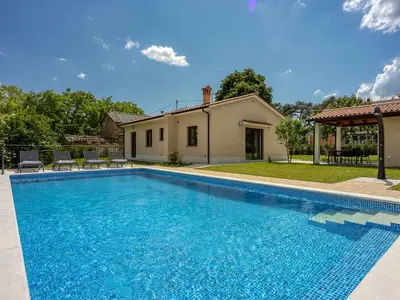 Villa für 6 Personen (120 m²) in Lupoglav 5/10