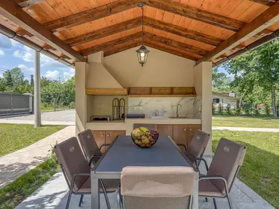 Villa für 6 Personen (120 m²) in Lupoglav 7/10