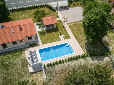 Villa für 6 Personen (120 m²) in Lupoglav 8/10