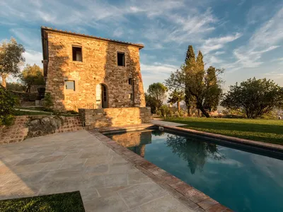 PoolOfHouse