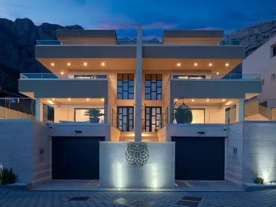 Villa für 6 Personen (250 m²) in Makarska 1/10