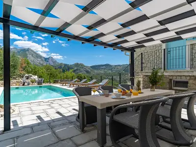 Villa Judita ist ein traditionelles zweistöckiges Haus aus dem 17. Jahrhundert, komplett renoviert und mit allen modernen Annehmlichkeiten ausgestattet