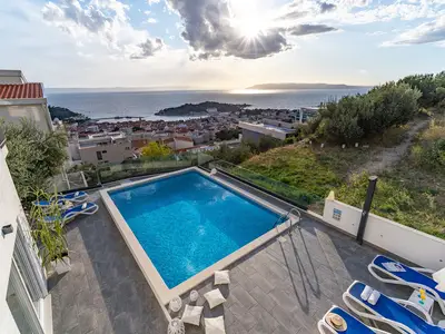 Villa Lea ist sehr gut organisiert und verfügt über mehrere entspannende Außenbereiche