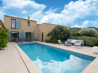 PoolOfHouse
