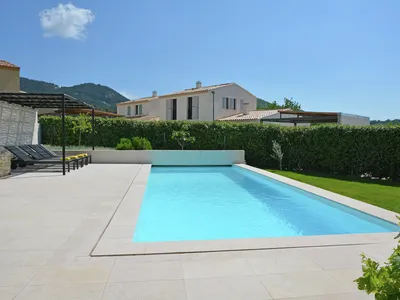 PoolOfHouse