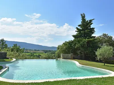 PoolOfHouse