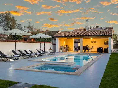 Villa für 8 Personen (160 m²) in Mali Vareški 2/10