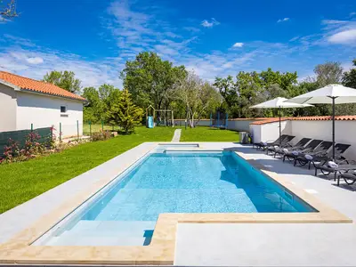 Villa für 8 Personen (160 m²) in Mali Vareški 10/10