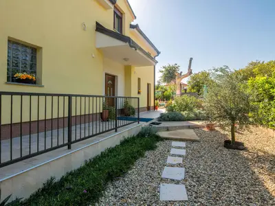 Villa für 8 Personen (200 m²) in Malinska 3/10