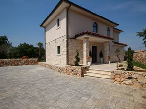 23890978-Villa-8-Malinska-300x225-1