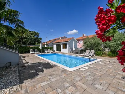 Villa für 7 Personen (118 m²) in Porat 6/10