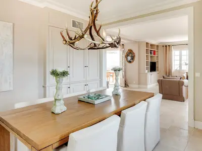 DiningRoom