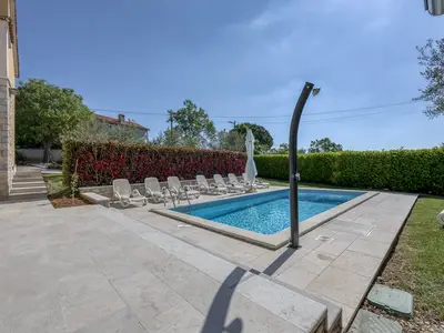 Villa für 8 Personen (129 m²) in Marasi 2/10