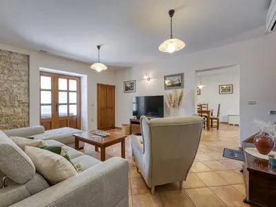 Villa für 8 Personen (129 m²) in Marasi 10/10