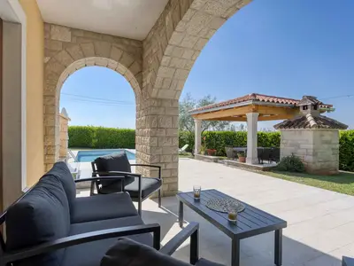 Villa für 8 Personen (129 m²) in Marasi 1/10