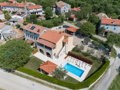 Villa für 8 Personen (129 m²) in Marasi 3/10