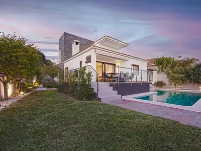 PoolOfHouse