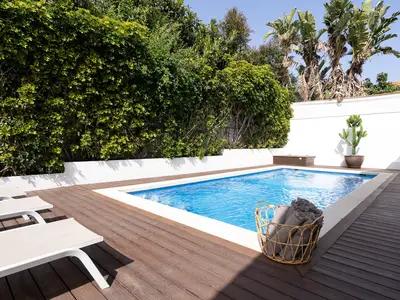 PoolOfHouse