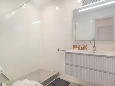 Badezimmer mit Dusche