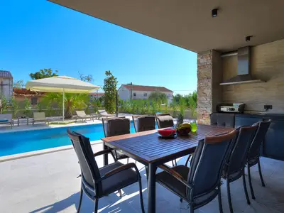 Villa für 8 Personen (200 m²) in Marčana 3/10