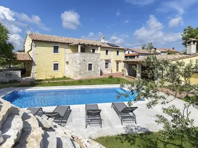 Villa für 12 Personen (200 m²) in Marčana 1/10