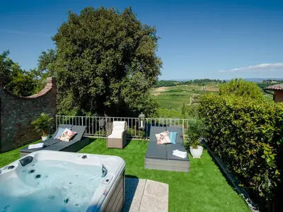 PoolOfHouse