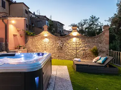 PoolOfHouse