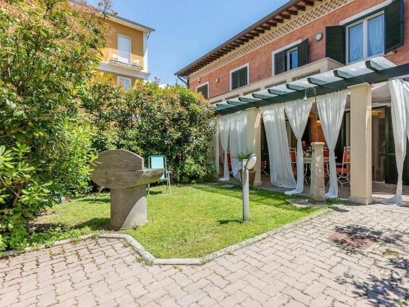 23996840-Villa-7-Marina Di Pietrasanta-800x600-0