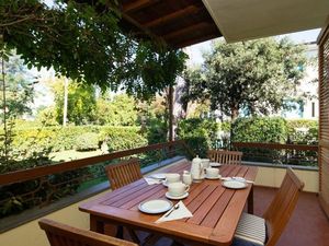 23996842-Villa-8-Marina Di Pietrasanta-300x225-1