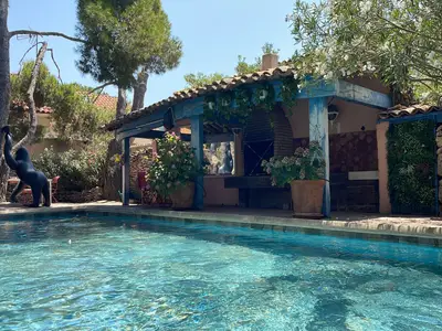 PoolOfHouse