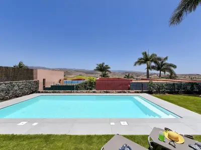 PoolOfHouse