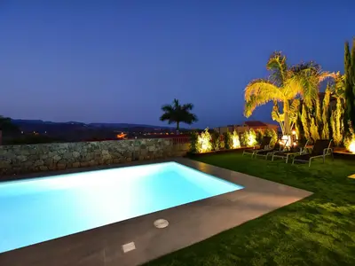 PoolOfHouse