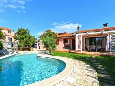 Villa für 8 Personen (103 m²) in Medulin 1/10