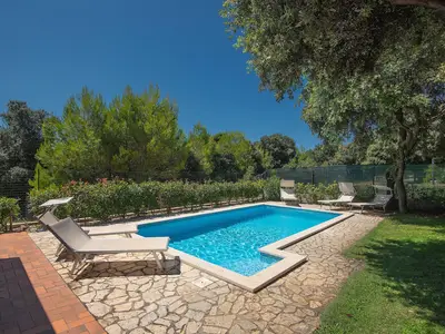 PoolOfHouse