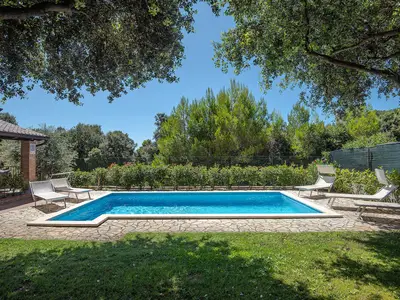 PoolOfHouse