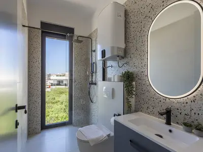 Badezimmer mit Dusche