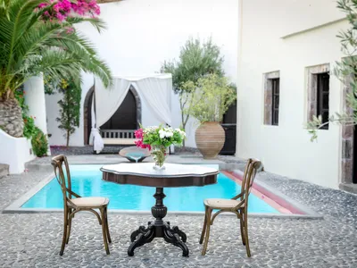 PoolOfHouse