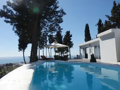 PoolOfHouse