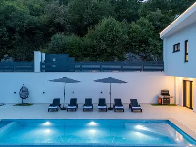 Villa für 10 Personen (275 m²) in Mihotići 9/10