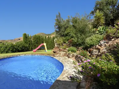 PoolOfHouse
