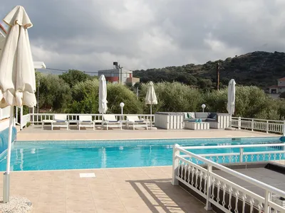 PoolOfHouse