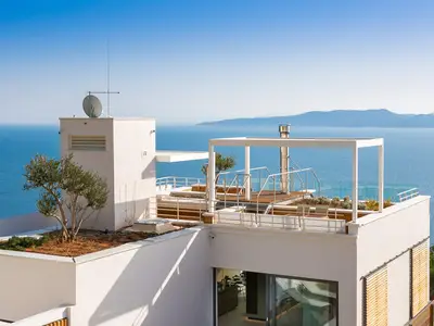 Ein perfekter Ort für gemütliche Familien- oder romantische Abende am Grill, bei denen Sie die dalmatinische Gastronomie und den Meerblick sowie den Blick auf die Sterne am Himmel genießen können.
