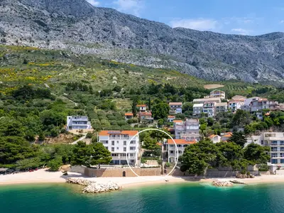 Villa Del Mar liegt direkt am Kiesstrand und Sie können am Meer spazieren gehen und Ihren perfekten Platz finden