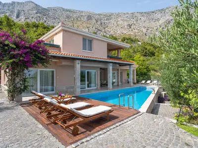 5-Sterne-Villa Porto Mimice mit 40 m2 großem Privatpool und 4 Schlafzimmern mit eigenem Bad