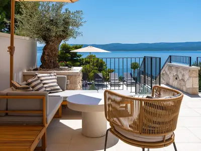Diese sehr elegante und sehr luxuriös eingerichtete Villa Dattero bietet einen offenen Meerblick