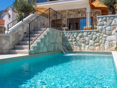 NEU! Villa Dattero – privater Pool, Whirlpool, Sauna, Medienraum